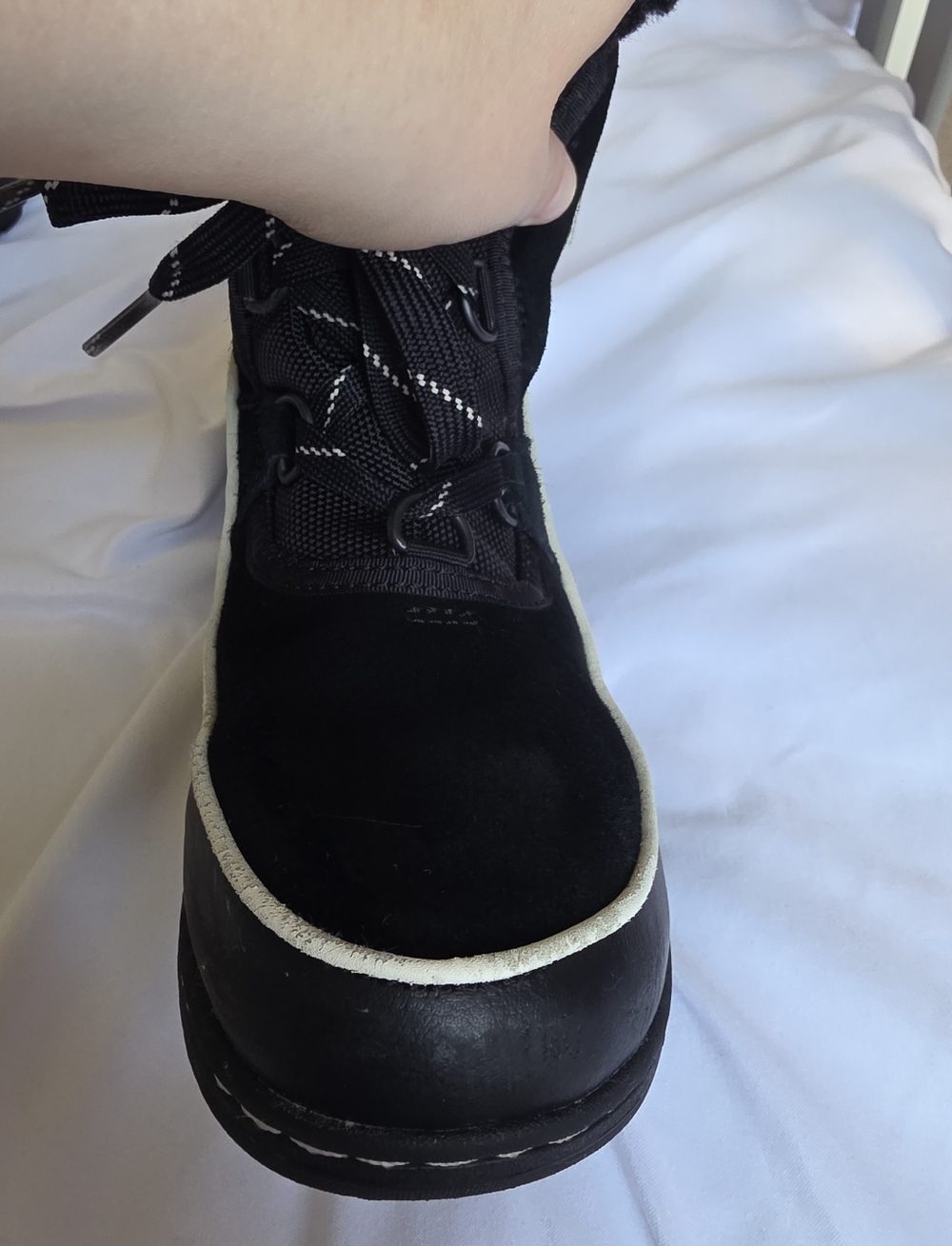 Sorel Black Kids Faux-Fur Lace-Up Winter Boots with Contrast Trim Size 3 - Picture 5 of 11